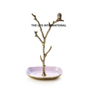Support à collier en métal plaqué or en forme de flèche croisée, idéal pour la présentation élégante d'accessoires de bijouterie artistique - Product Image 2