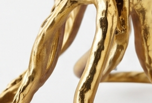 Bol en métal artisanal haut de gamme avec base en branches dorées et intérieur argenté poli, idéal pour servir des aliments lors de fêtes ou comme centre de table décoratif. - Product Image 2