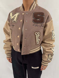 Veste universitaire classique personnalisée pour femme, style baseball, manteau bomber décontracté, vêtement d'extérieur tendance, qualité supérieure - Product Image 4