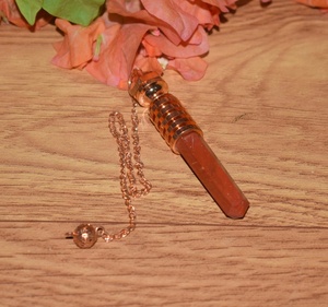 ลูกตุ้มโลหะชุบทองแดง,ลูกตุ้มโลหะเปิดได้มีลูกตุ้ม I 5วงแหวนแจสเปอร์สีแดง - Product Image 1