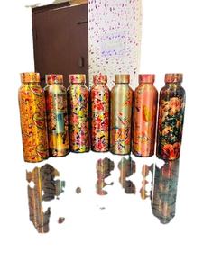 Bouteille d'eau en cuivre pur faite à la main avec bouchon à vis pour des bienfaits ayurvédiques pour la santé à un prix abordable par CRAFT ZONE EXPORT - Product Image 2