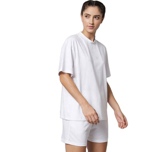 Ensemble imprimé pour femme : T-shirt oversize blanc et short assorti avec imprimé X jaune – Tenue décontractée ou streetwear d'été pour femme - Product Image 3