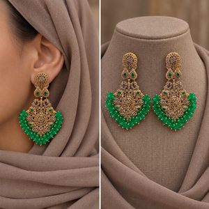 Boucles d'oreilles pendantes en filigrane plaqué or antique avec perles vertes, bijoux artificiels pour mariage pakistanais, fabrication en gros - Product Image 4