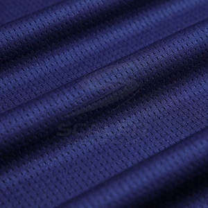 Uniforme de basket-ball de qualité supérieure fabriqué en tissu doux et respirant offrant un confort et une flexibilité maximum - Product Image 5