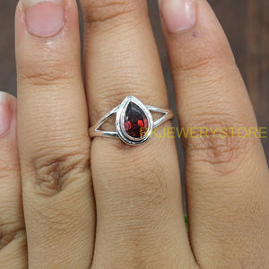 Anillo de Granate Rojo, Anillo de Plata de Ley 925, Anillo con Piedra Roja, Anillo de Promesa para Ella, Joyería de Granate, Anillo con Gema, Regalo de San Valentín - Product Image 4