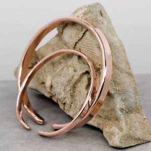 Bracelet en cuivre pur avec un magnifique motif floral en relief pour hommes et femmes, soulagement de la douleur, bien-être spirituel, bracelet artisanal. - Product Image 3