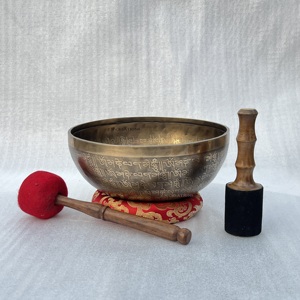 Cuenco tibetano de bronce original hecho a mano de alta calidad, personalizado, de aleación metálica, para meditación, sonido y terapia, martillado a mano. - Product Image 6