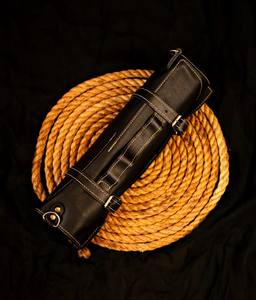 Ensemble de couteaux de chef en acier Damas avec manches en bois Pakka, cinq pièces, forgés sur mesure, faits à la main, couteaux professionnels OEM - Product Image 4