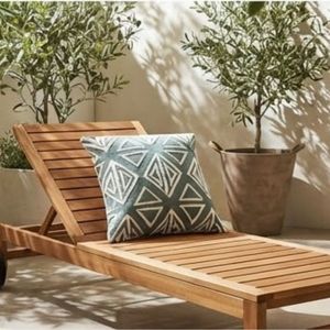 Coussin décoratif carré à motif géométrique, design minimaliste et surpiqué, best-seller, en vente - Product Image 4