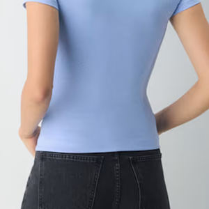 Vêtements décontractés pour femmes avec design de logo personnalisé, prix bas, design élégant, logo personnalisable, t-shirts pour femmes pour commandes en gros - Product Image 5