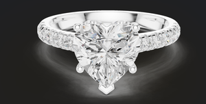 Bague de fiançailles en or blanc 14 carats avec diamant taille cœur, solitaire romantique serti à griffes, bague de mariée de luxe, bande pavée, bijou de mariage élégant - Product Image 4