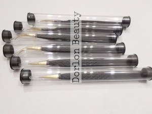 Pince à cils noire en acier inoxydable avec logo personnalisé, pince à cils courbée et pointue pour volume - Product Image 3