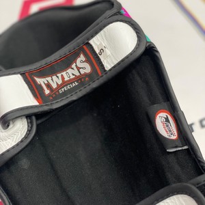 Nuevo Diseño, Protectores de Espinilla de Muay Thai Personalizados con Estampado Completo, Protectores de Espinilla de Piel de Vacuno Genuina para Muay Thai y Kickboxing - Product Image 4