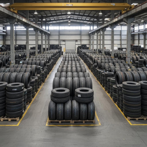 Neumáticos Radiales para Camiones de Carga en Carretera y Vehículos Comerciales - Product Image 1