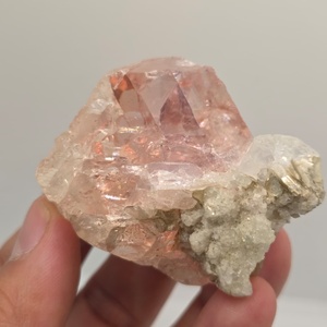 Cristal de Cuarzo Rosa con Inclusiones, Gema Natural en Bruto, con Brillo de Cristal, Semitransparente - Product Image 3
