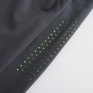 Shorts de sport pour femmes Outfitize à compression haute performance, shorts de yoga et de cyclisme durables pour la gym et l'entraînement - Product Image 2