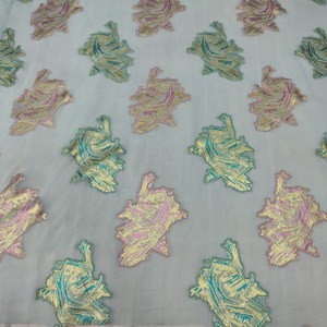 Le somptueux et tendance vêtement somalien Fransawi Garbasaar avec des détails de paillettes complexes sur un motif abstrait, idéal pour les soirées. - Product Image 1