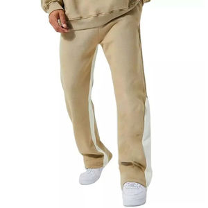 Conjunto Deportivo Premium de Corte Regular con Pantalones Acampanados, Sudadera y Pantalones de Mezcla de Algodón Suave y Cómoda, Perfecto para Hombres y Mujeres - Product Image 4