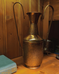 Pichet à eau en cuivre traditionnel de haute qualité avec poignées, accessoire de service pour restaurant ou hôtel à prix avantageux - Product Image 2