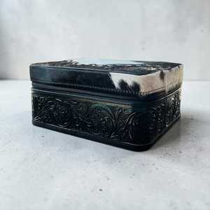 New Arrival Bohemian Real Fur Jewelry <b>Case</b> with Hand Tooling Design Closure Round Storage Box for Travel and Vanity Use - Product Image 4