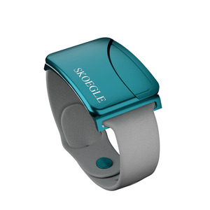 Pulsera Inteligente con GPS SKOEGLE para Personas Mayores y Niños con Botón SOS, Batería Recargable, Rastreo en Tiempo Real, 4G/5G Wi-Fi - Product Image 1