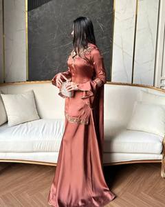 Elegante Vestido de Noche Musulmán de Satén Tradicional para Mujer, con Bordado Dorado, Manga Larga, para Bodas, Diwali y Fiestas, de Secado Rápido - Product Image 3