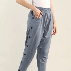Pantalon de jogging confortable pour femme avec taille élastique et cordon de serrage - Parfait pour les tenues décontractées, les entraînements et la détente - Product Image 1