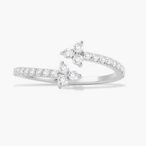 Bagues empilables Trilogy Crossover en or massif 14 carats avec diamant de laboratoire taille ronde solitaire serti à griffes, style demi-bague minimaliste et élégant - Product Image 5