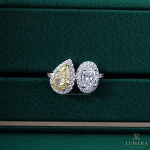 Bague Toi et Moi Bicolore en Or Blanc 18K avec Diamants Fantaisie Jaune Poire et Ovale, Halo de Diamants, Bague de Fiançailles et Alliance Double Pierre - Product Image 2
