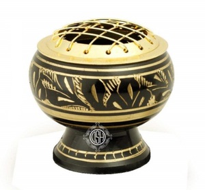 Quemador de incienso de lujo grabado a mano con tapa, quemador de bakhoor, decoración para el hogar, artículo de regalo. - Product Image 1