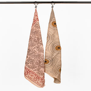 ผ้าพันคอโบฮีเมียนทรงสี่เหลี่ยม ดีไซน์ลายเพสลีย์ ผลิตจากผ้าฝ้ายคุณภาพสูง เป็นมิตรต่อสิ่งแวดล้อม ทำด้วยมือ หรูหรา ระบายอากาศได้ดี ใช้ได้หลากหลาย สำหรับเดินทาง เหมาะสำหรับทุกเพศ - Product Image 1