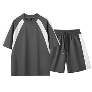 Ensemble de vêtements pour hommes, shorts de plage décontractés vintage d'été, t-shirt à manches courtes respirant et écologique - Product Image 1