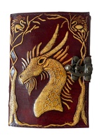 Bloc-notes vintage en cuir véritable Dragon Face Journal Notebook Journal en relief fait à la main Deckle Edge Paper With Antique Brass C Lock