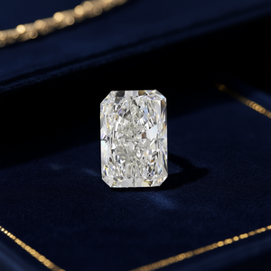 Bijoux en diamant de laboratoire radiant de 10 carats certifié IGI, qualité SI1 - Product Image 3