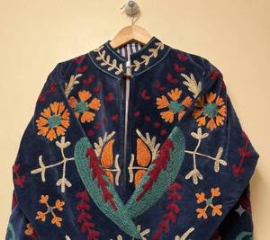 เสื้อโค้ทผ้ากำมะหยี่ปักมือลายดอกไม้สไตล์ซูซานีสำหรับผู้หญิง ผ้าฝ้ายหรูหรา สวมใส่ได้ในฤดูหนาว สไตล์โบฮีเมียน ไซส์พลัส - Product Image 3