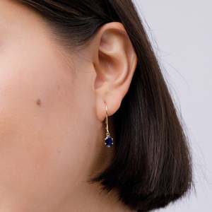 Pendientes de Oro Sólido de 14 Quilates con Zafiro Azul Ovalado y Cierre de Palanca |   Pendientes Clásicos con Piedras Preciosas Azul Rey - Product Image 3