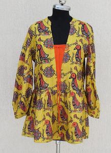 Blusa peplum de seda amarilla bordada a mano, estampado Madhubani, adornos de lentejuelas y cuentas, varios colores. - Product Image 3