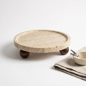 Plateau décoratif rond en marbre avec pieds en bois, design minimaliste, emballage individuel - Product Image 3