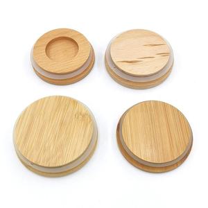 Bouteille d'eau en verre classique écologique personnalisée avec couvercle en bois et bouchon en bambou de couleur naturelle - Product Image 5