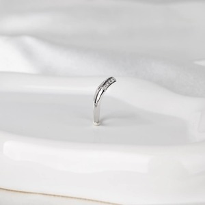 Anillo Chevron de Oro Blanco de 14K con Diamante Cultivado en Laboratorio, Banda Apilable en Forma de V, Anillo de Boda Delicado con Corte Redondo, Joyería Fina Minimalista - Product Image 4