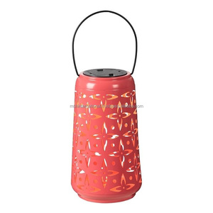Lanterne en métal jaune avec motif découpé, porte-bougie décoratif portable pour extérieur, pour la décoration de la maison - Product Image 5