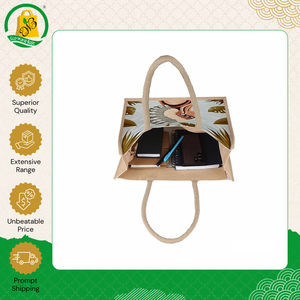 Vente exclusive de sacs fourre-tout en jute pour femmes, écologiques, avec poignée en canne, aux dernières tendances et au design innovant, à prix abordable - Product Image 3