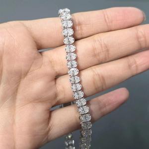 Excelente Brazalete Ovalado de Plata de Ley 925 con Diamantes Incrustados y Moissanita Hecha a Mano para Mujer, Ideal para Regalo de Boda o Fiesta - Product Image 1