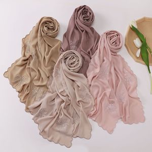 OEM Nuevo Hiyab de Moda Musulmán con Bordado de Lentejuelas y Diseño de Tarjeta Rota, para Oriente Medio, Asia Occidental e Indonesia - Product Image 2