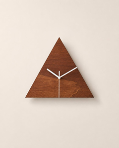 Horloge murale en bois naturel triangulaire analogique, horloge géométrique moderne en bois pour salon, chambre, bureau, cuisine et décoration intérieure - Product Image 4