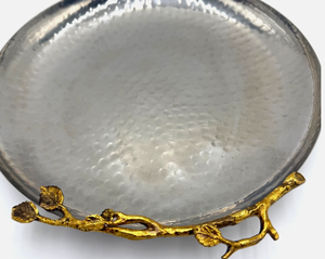 Plateau décoratif en acier inoxydable martelé avec poignées botaniques dorées, plat de service rond en métal martelé avec motif feuille et branche - Product Image 6