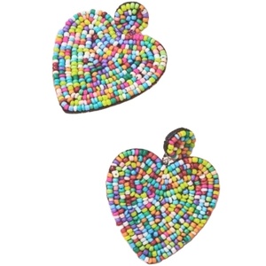 Últimos pendientes de corazón hechos a mano con bordado de cuentas multicolor elegante para mujeres y niñas de moda - Product Image 1