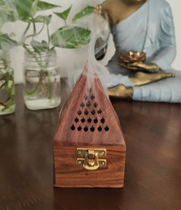 ที่วางธูปไม้เนื้อแข็งทันสมัย พร้อมฐานไม้หอม โดย faizacraft - Product Image 1