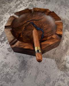 Cenicero de Escritorio Moderno de Madera con Forma Personalizada para Uso en el Hogar y el Automóvil - Product Image 2