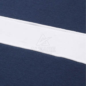 Sweat-shirt oversize en tissu premium, basique et ample, avec une texture chaude et un port confortable. - Product Image 6